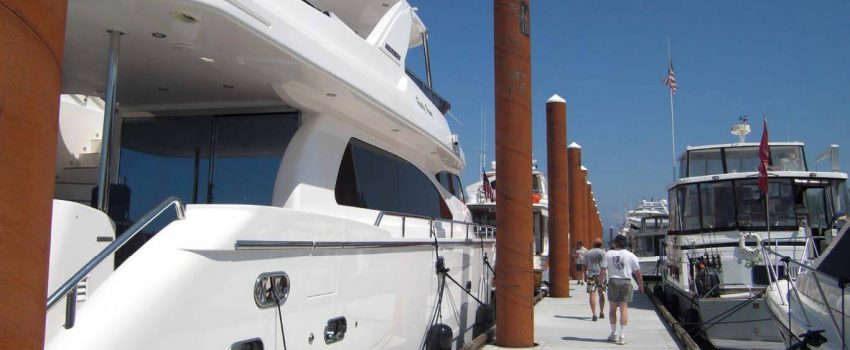 Large_boats_moored_at_Sandy_Beach_Tie_Up_Facility