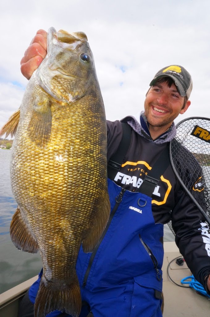 Video: 3 of the Largest Bass Ever Caught on Film — The Hunting page