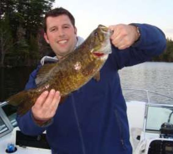 BassLongPondMDI2009Ebe Salvator Photo by Maine Department of Inland Fisheries